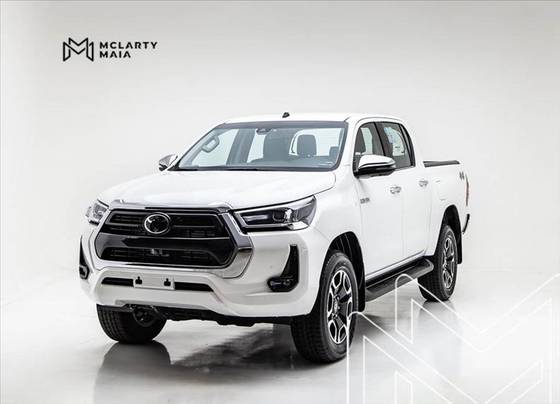 TOYOTA HILUX 2.8 D-4D TURBO DIESEL CD SRX 4X4 AUTOMÁTICO